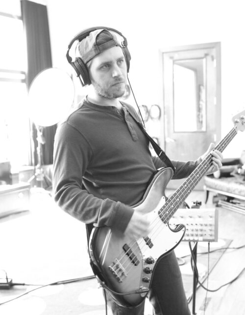 mike-vincent-fisher-bass-guitar-in-studio